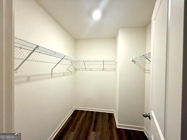 Building Photo - 119 Pond Ct