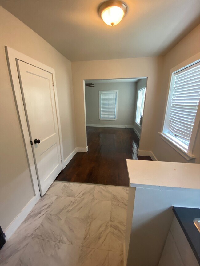 Building Photo - 1624 Holman St