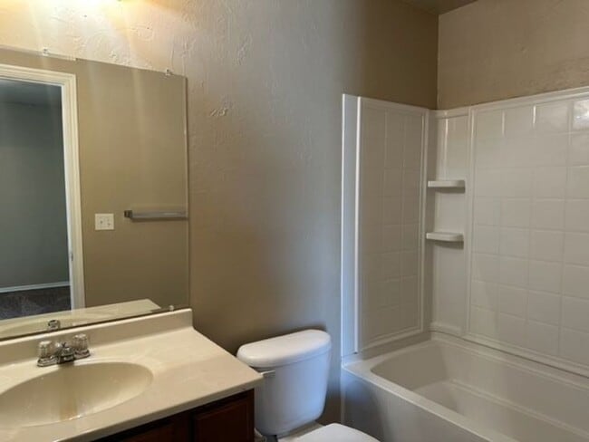 Building Photo - Great Duplex with Open Floor Plan - Wood Laminate Floors in Living