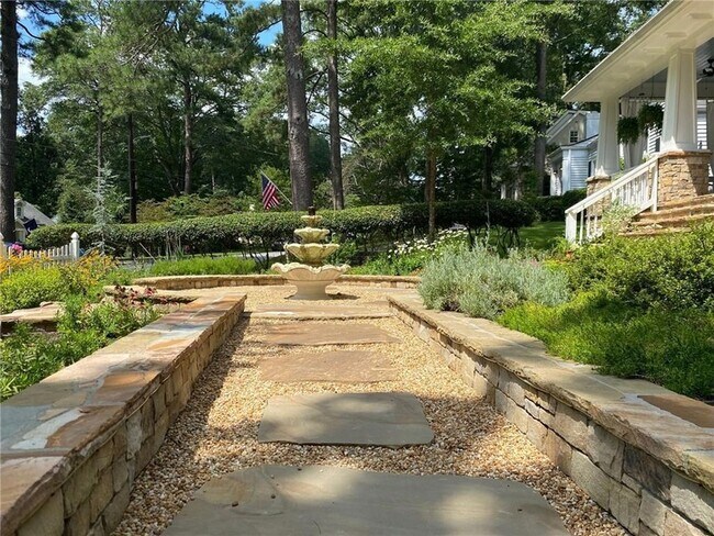 Building Photo - 1891 Ardmore Rd NW