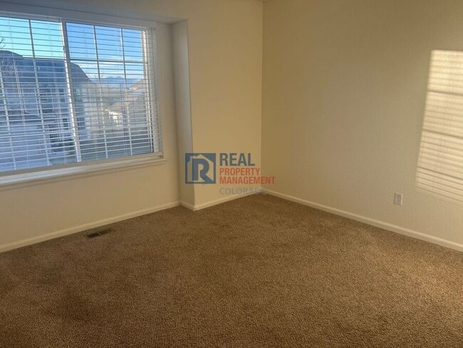 Building Photo - 9044 Edgewood St