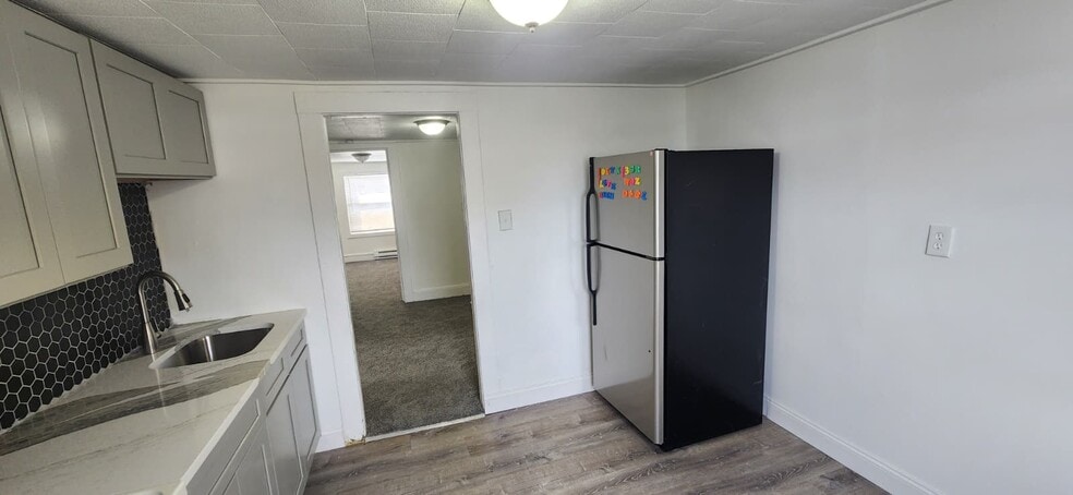 Building Photo - 197 Roosevelt St