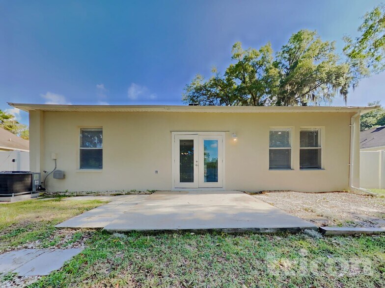 Building Photo - 1227 Gordon Oaks Dr