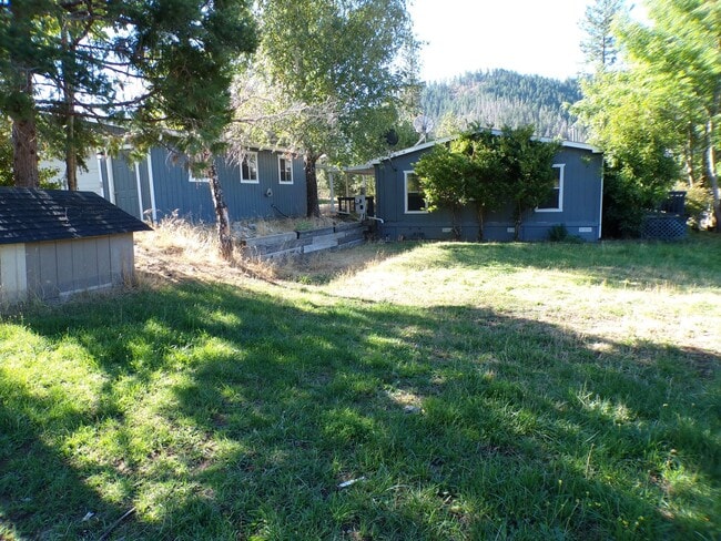 Building Photo - 13230 OR-238
