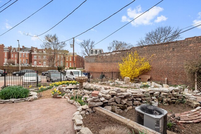 Building Photo - 2226 Gravois Ave