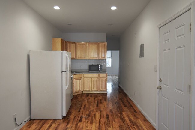 Building Photo - 1621 Hancock St