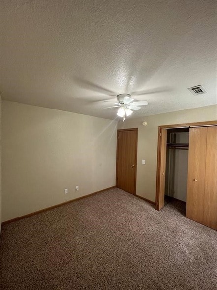 Building Photo - 2229 E Cinnamon Way