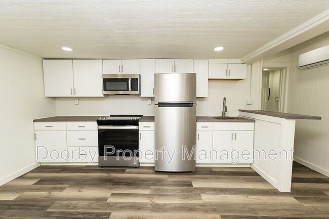 Building Photo - 5640 US-41