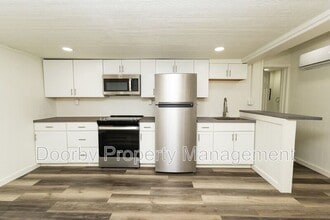 Building Photo - 5640 US-41