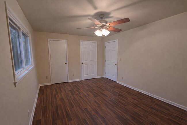 Building Photo - 2803 Marco Dr NW