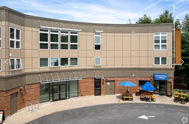 Building Photo - 350 Pleasant St