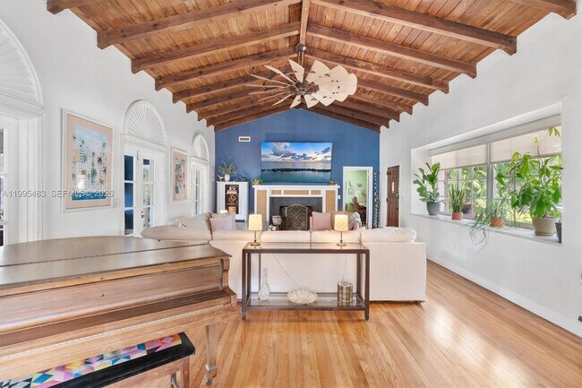 Building Photo - Northeast 5th Avenue Road, Miami Shores, FL 33138 - 5 BR 4 BA single-family home
