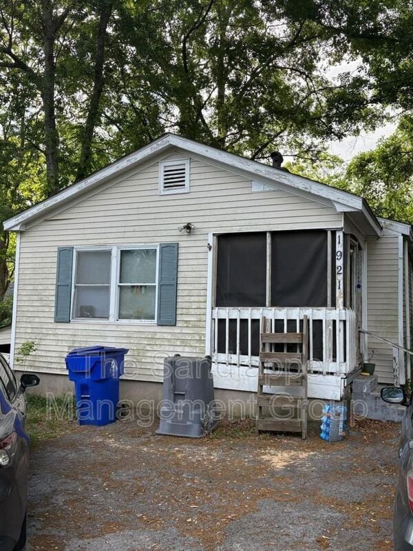 Building Photo - 1921 Quitman St