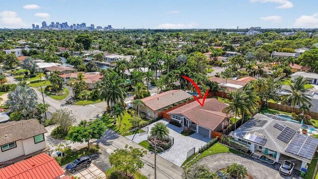 Building Photo - 2407 NE 17th Terrace