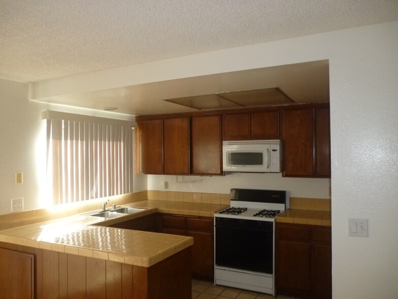 Building Photo - 2286 Pacific Ave