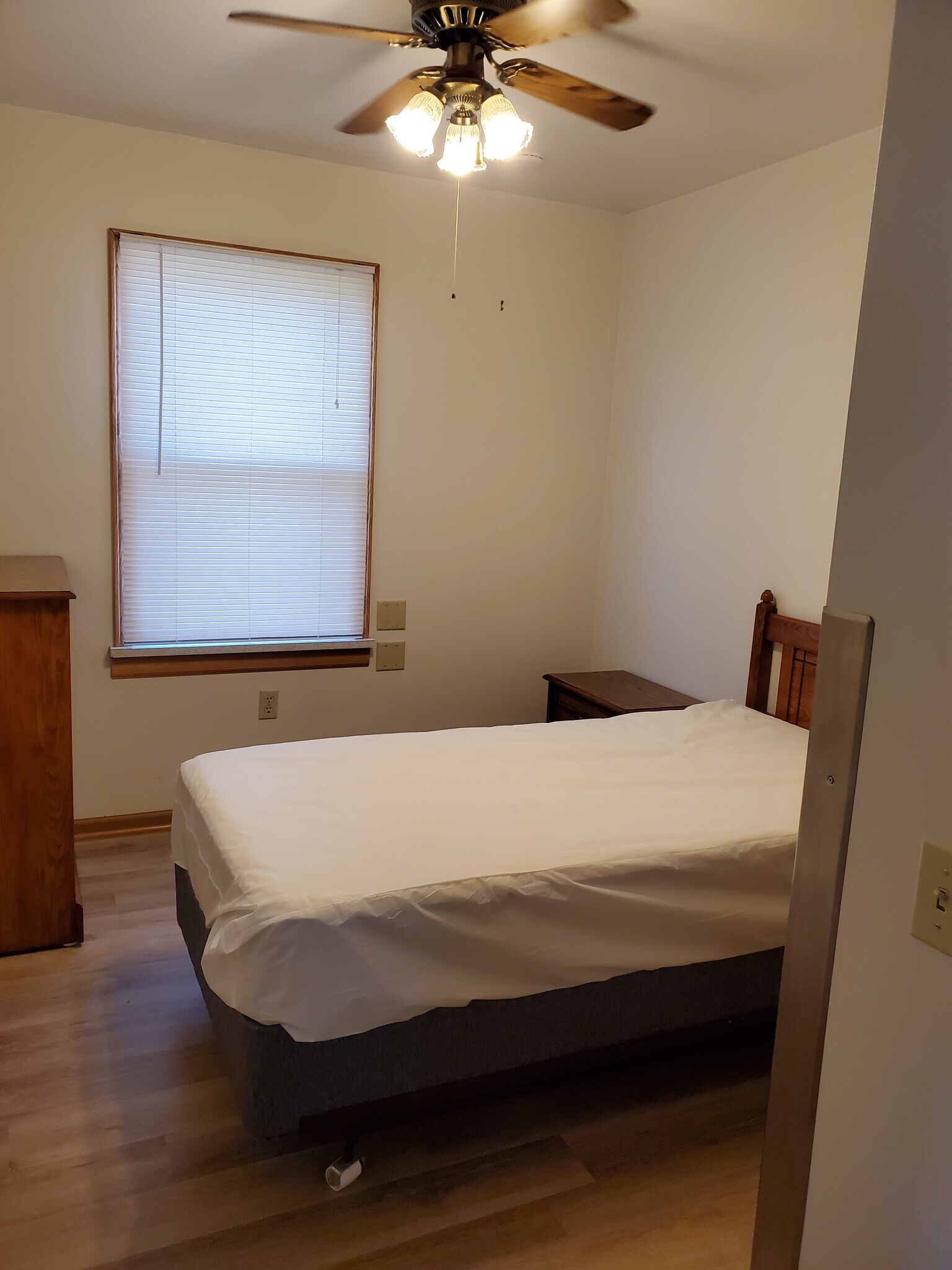 Building Photo - 379 Dille St