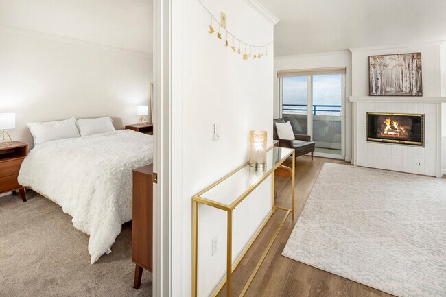 Building Photo - 2244 13th Ave W