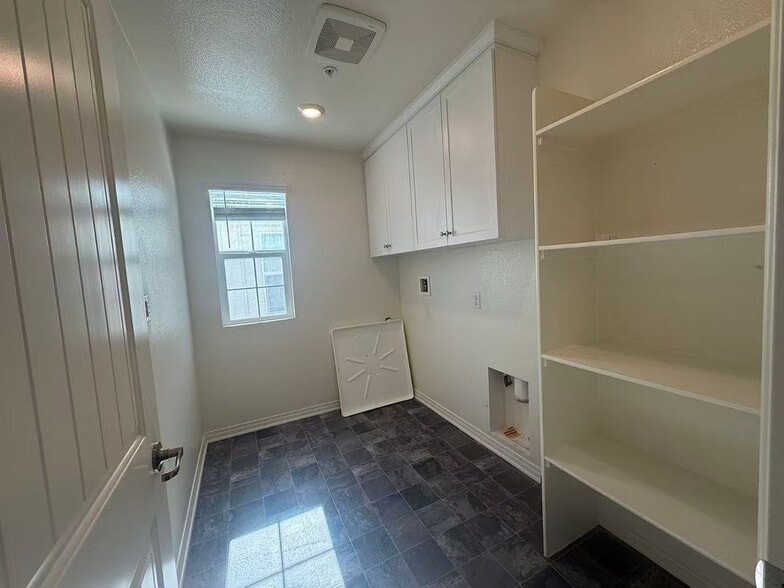 Building Photo - 16725 Stag's Leap Ln