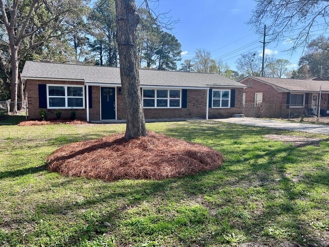 Building Photo - 3 Bedroom 2 bath home in downtown Port Wentworth