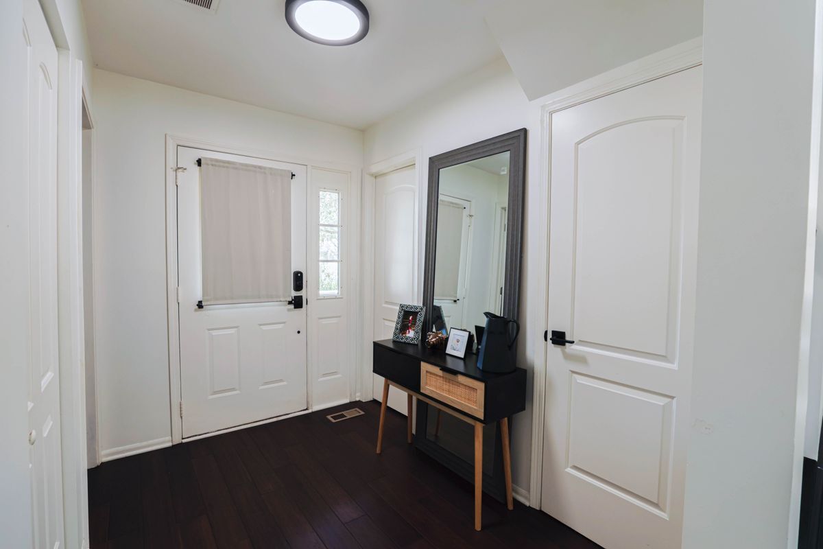 Building Photo - 1049 Talbots Ln