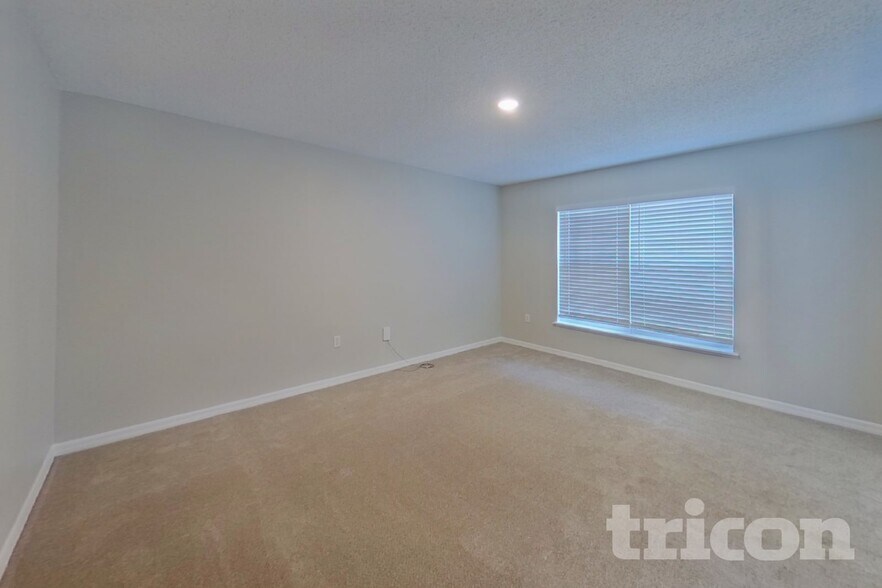Building Photo - 1730 Sunset Ridge Dr