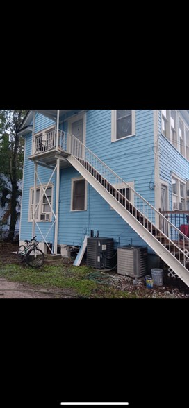 Building Photo - 2138 Park St