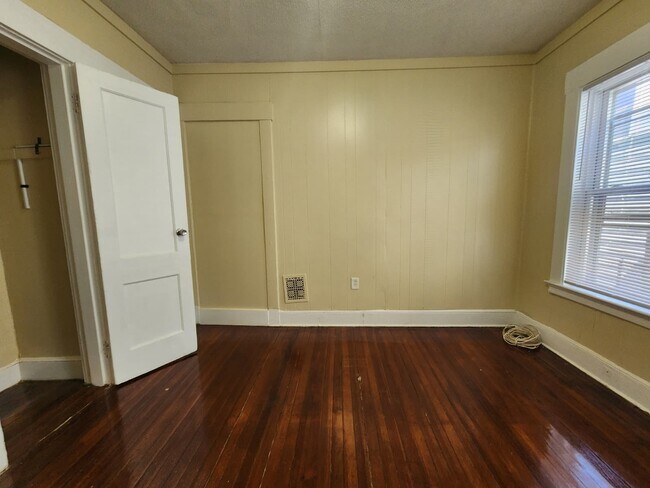 Building Photo - 395 Sherman Ave