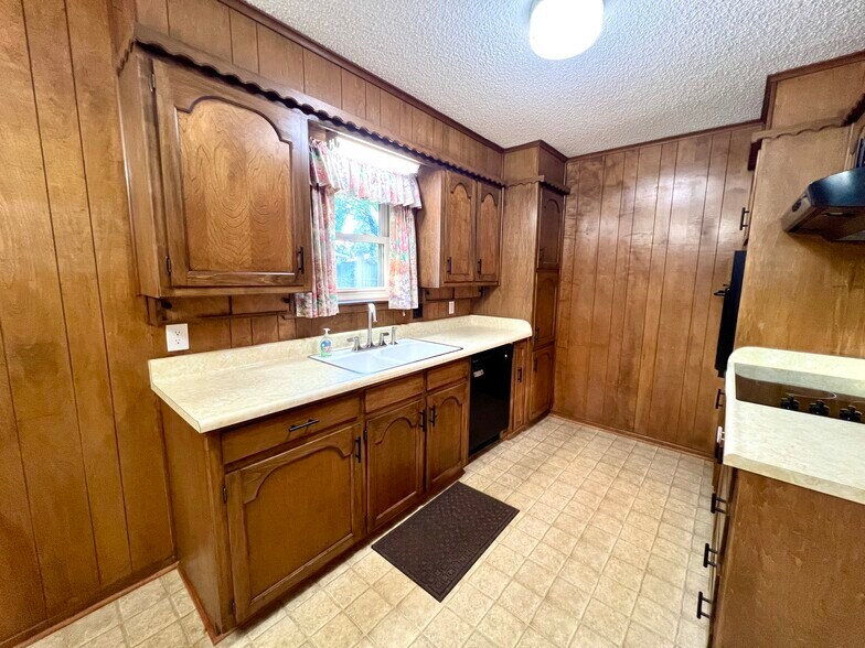 Building Photo - 5608 Lubbock Ave