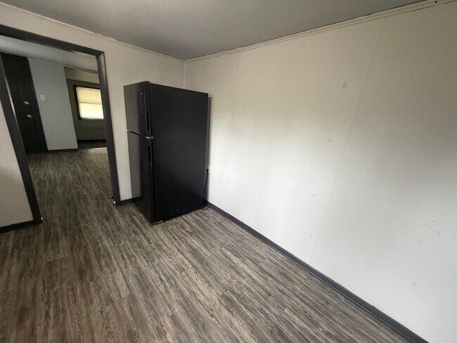 Building Photo - 609 Martin-