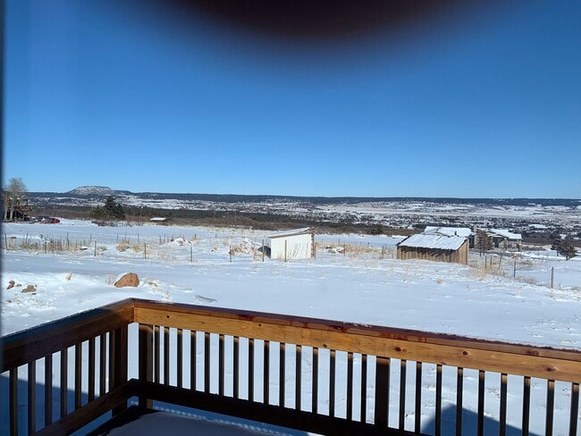 Building Photo - Country living close to the foothills