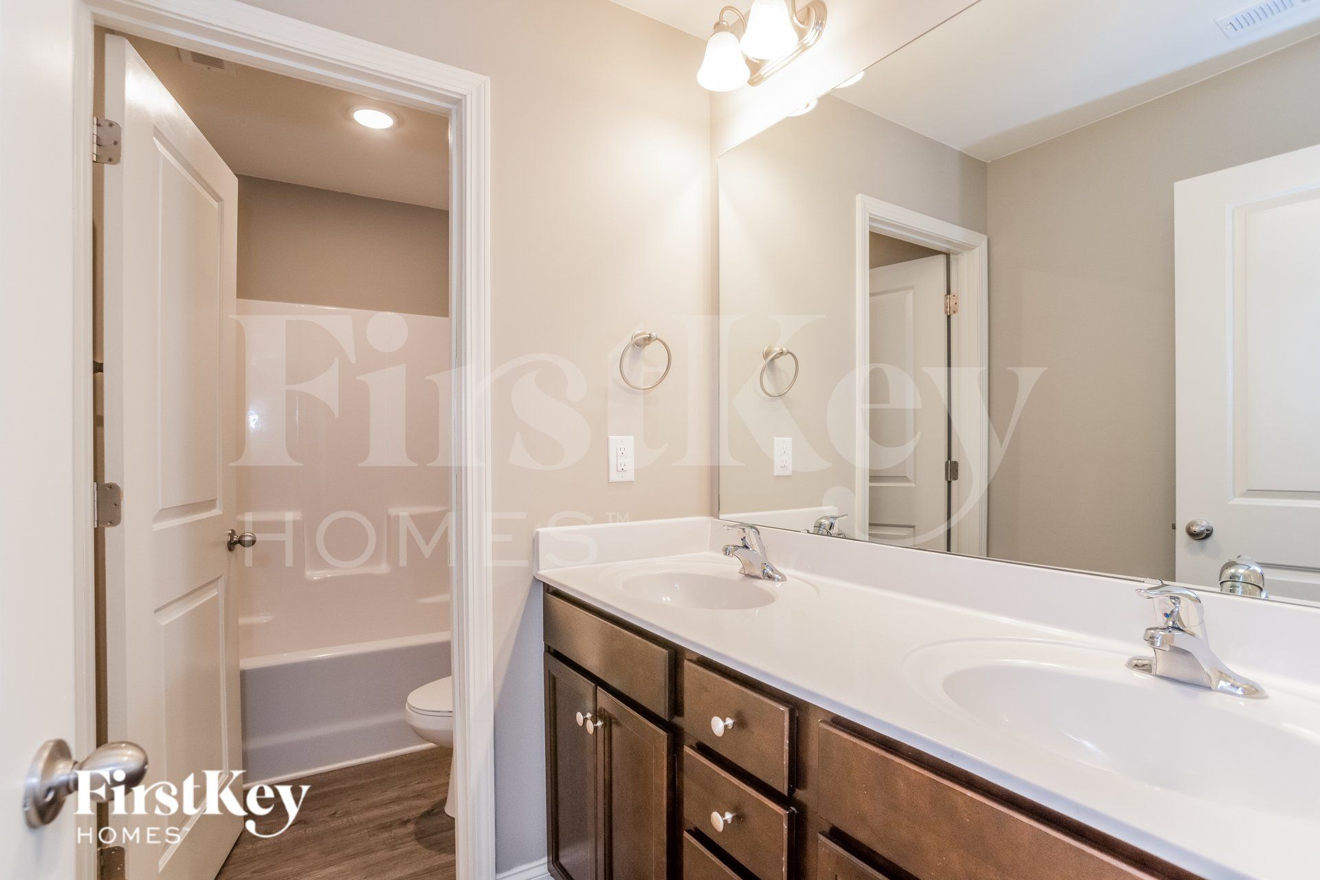 Building Photo - 9221 Evans Creek Ct