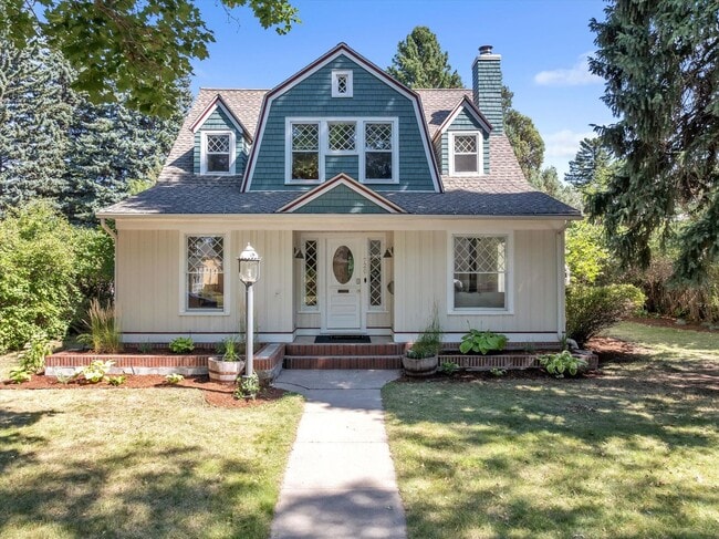 Primary Photo - Open Concept Historic Home in Downtown Boz...