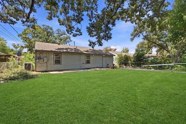 Building Photo - 3711 Cosby St