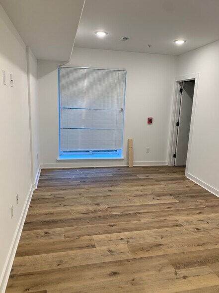 Building Photo - 2416 Clifford St