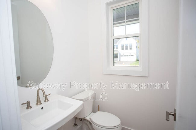 Building Photo - 7 Cole Pl