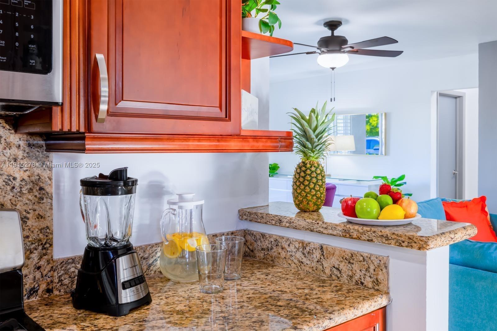 Building Photo - 312 N Luna Ct