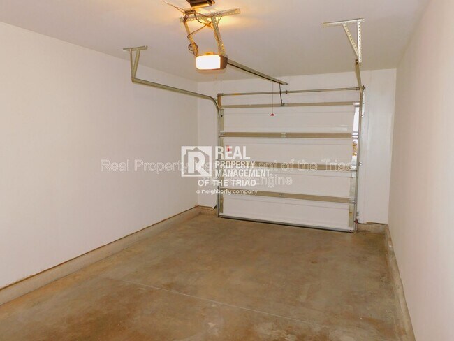 Building Photo - 5013 Red Poll Dr