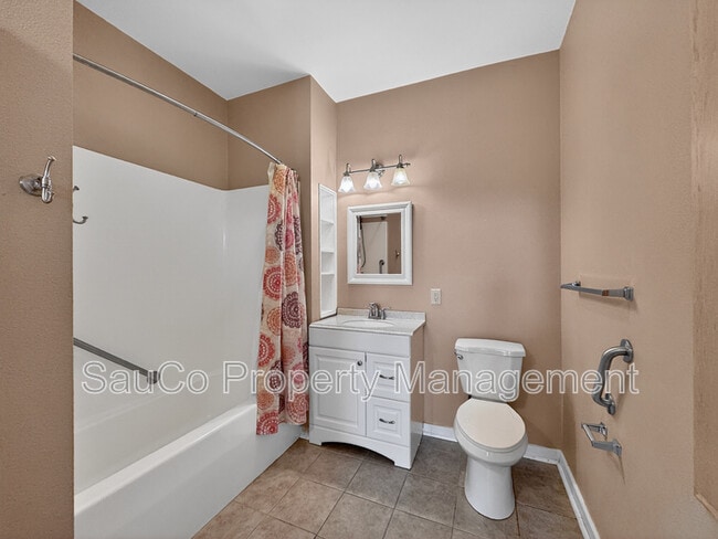 Building Photo - 1425 NE 61st Ave