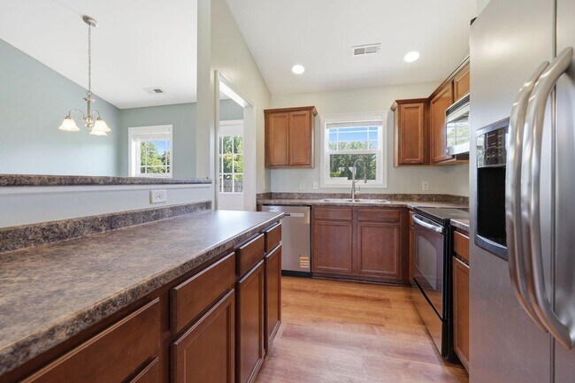 Building Photo - Welcome to Turkey Ridge!