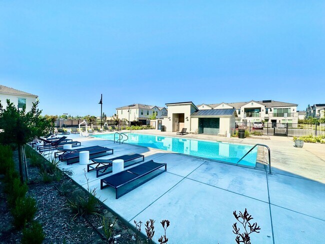 Building Photo - Newly Built Clovis 3/2