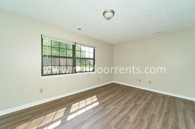 Building Photo - Coming Soon! Cozy Retreat in Indianapolis