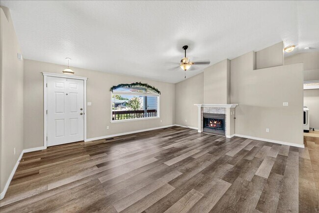 Building Photo - Bright & Cozy Home on a Quiet Cul-de-Sac