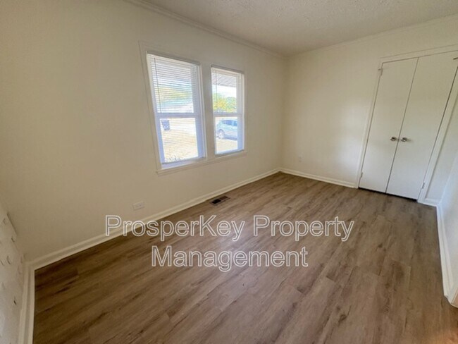 Building Photo - 5244 Winburn Ave