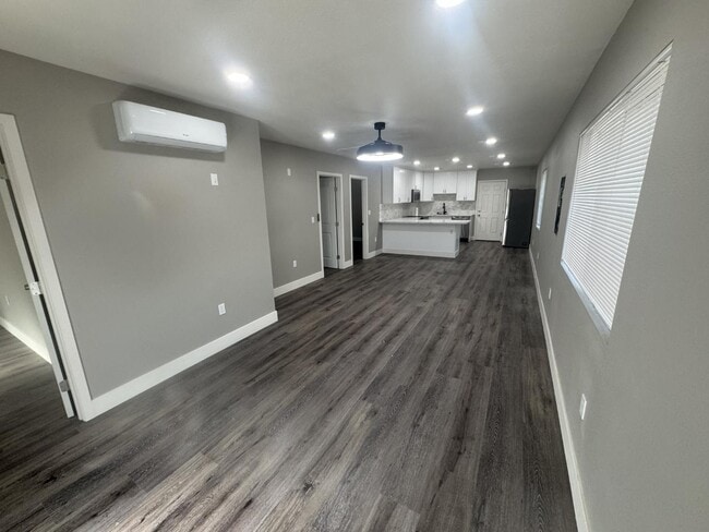 Building Photo - 517 Madera Ave