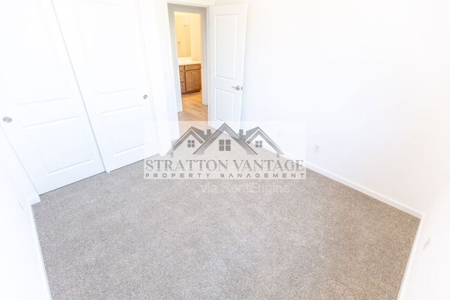 Building Photo - 1051 W. Diamondback Dr.