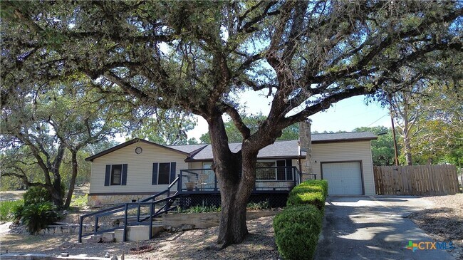 Building Photo - 103 Crestview Dr