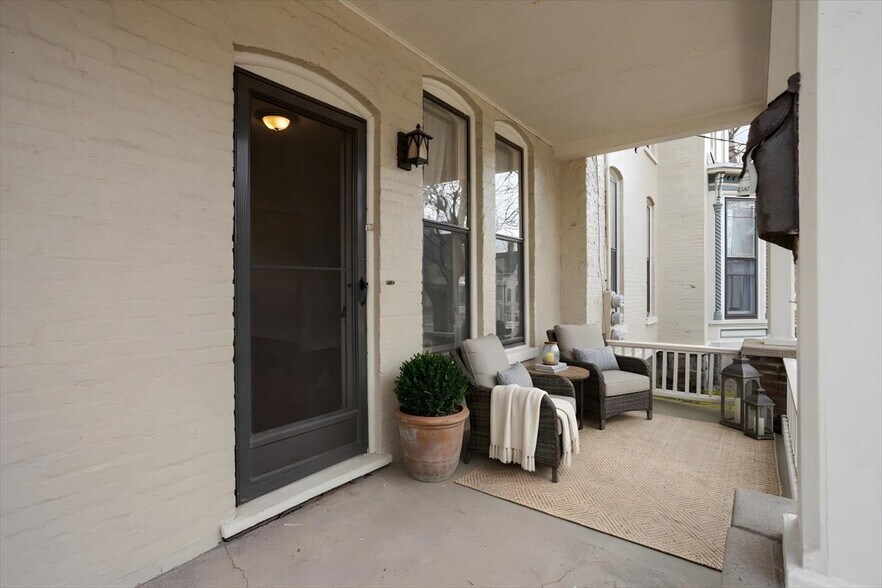 Building Photo - 246 Prospect Ave NE