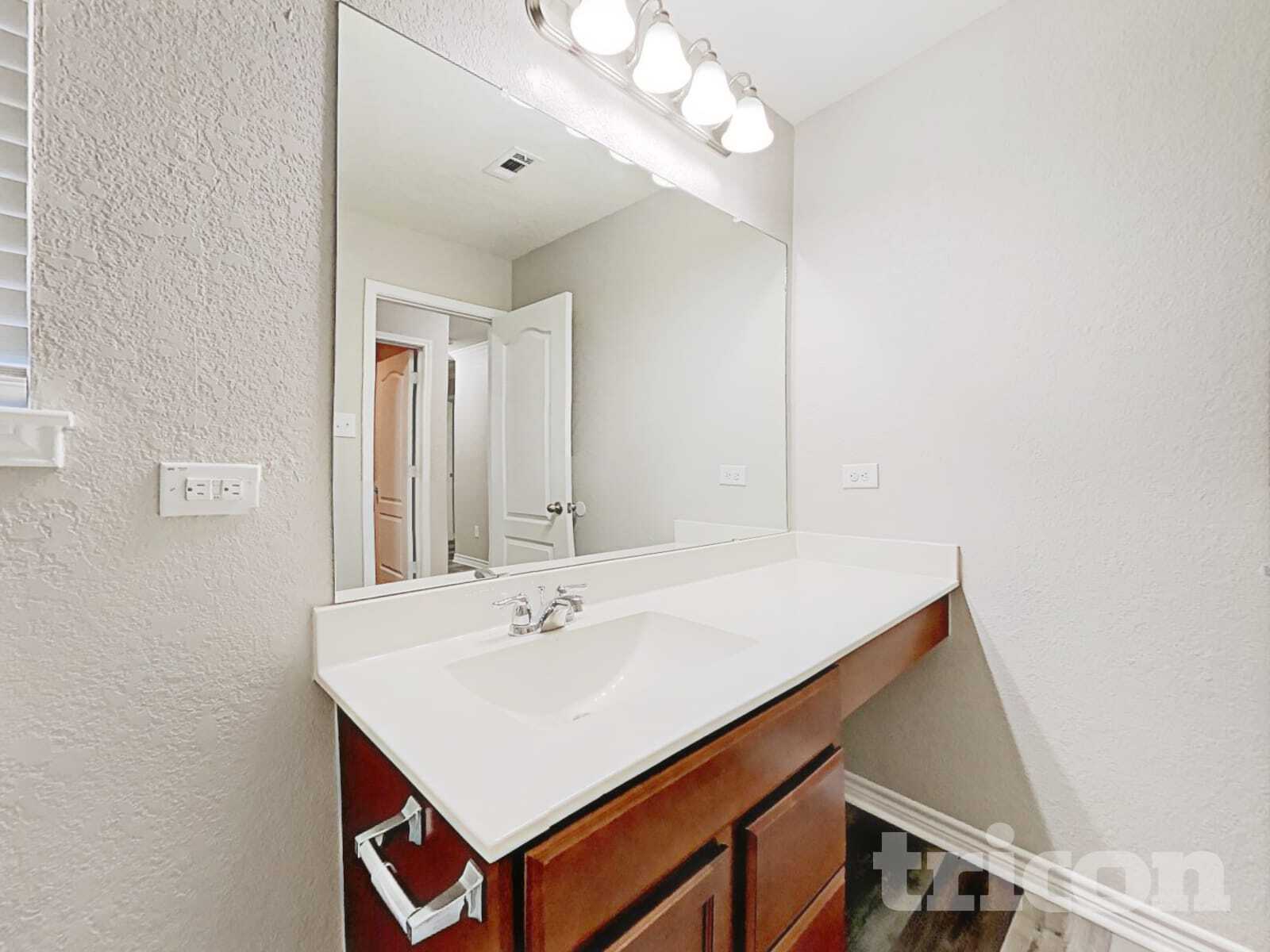 Building Photo - 15307 Delta Pt