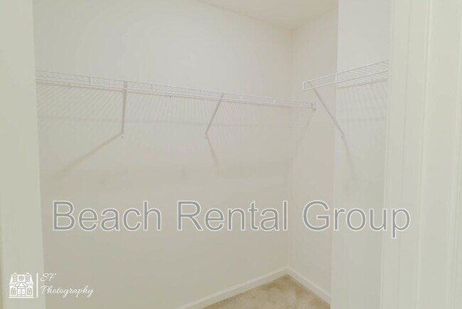 Building Photo - 109 Oxfordshire St