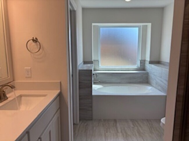 Building Photo - Beautiful New Home!